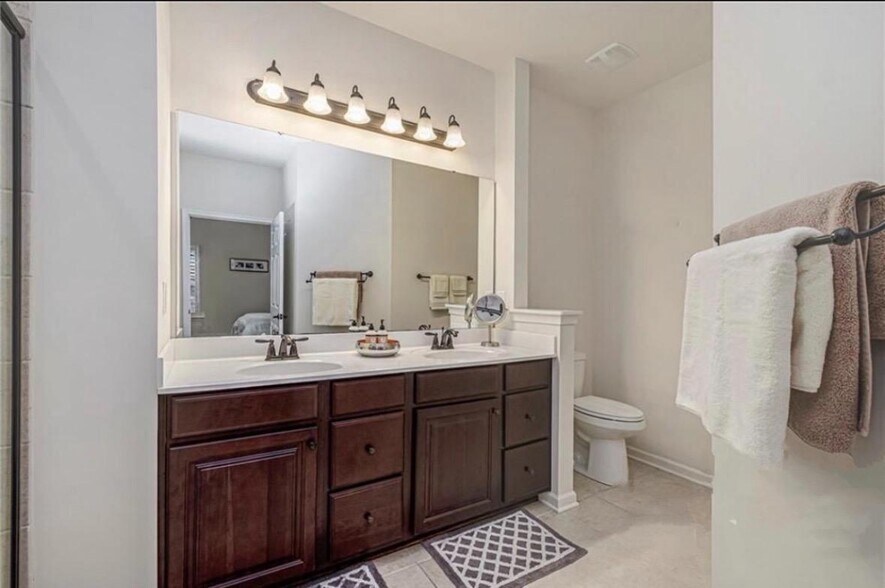 Building Photo - 509 Sailview Dr