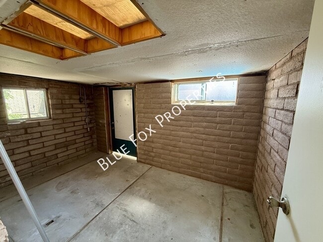 Building Photo - 4635 E Camino Rosa
