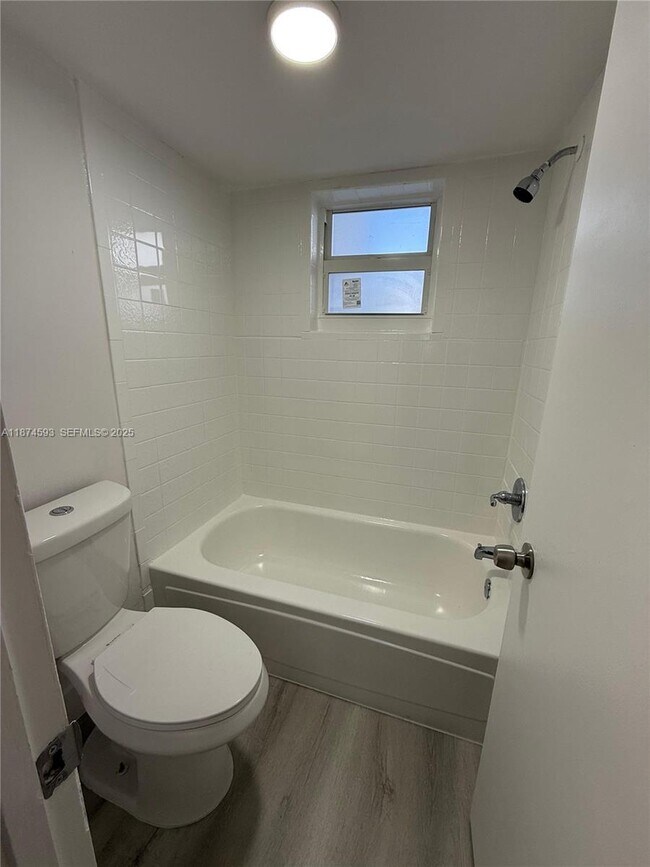 Building Photo - 3626 NE 168th St