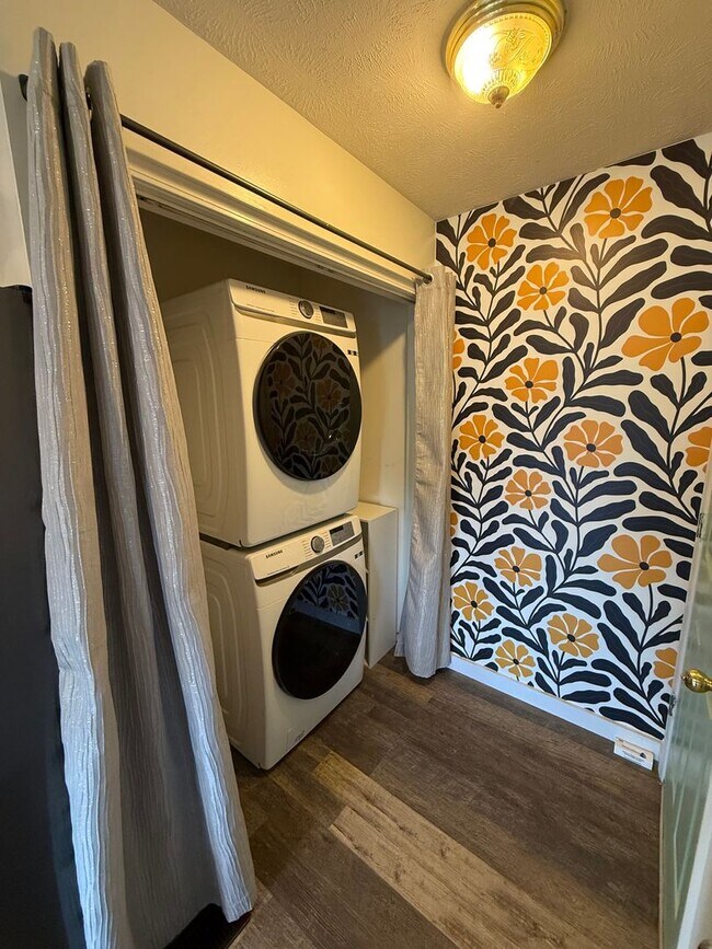 Building Photo - Charming 3BR/2BA Home in Greenbrier