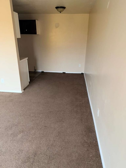 Building Photo - 14815 Euclid Ave