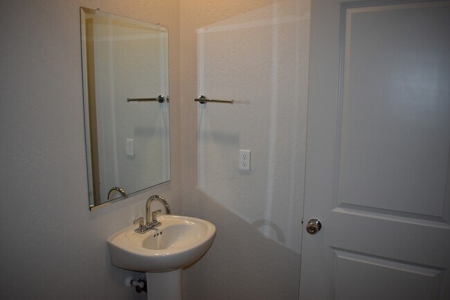 Building Photo - 4624 Athena Dr