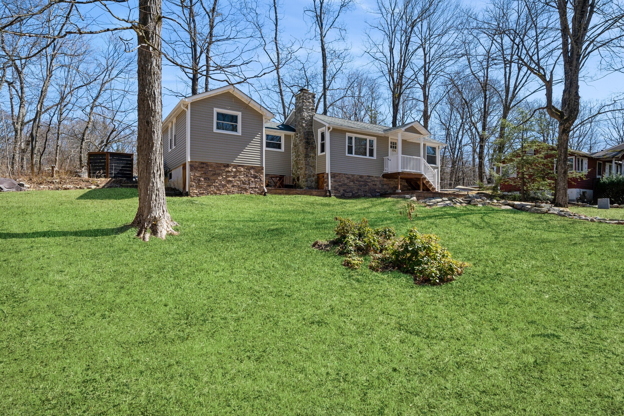 Building Photo - 100 Poplar Ln
