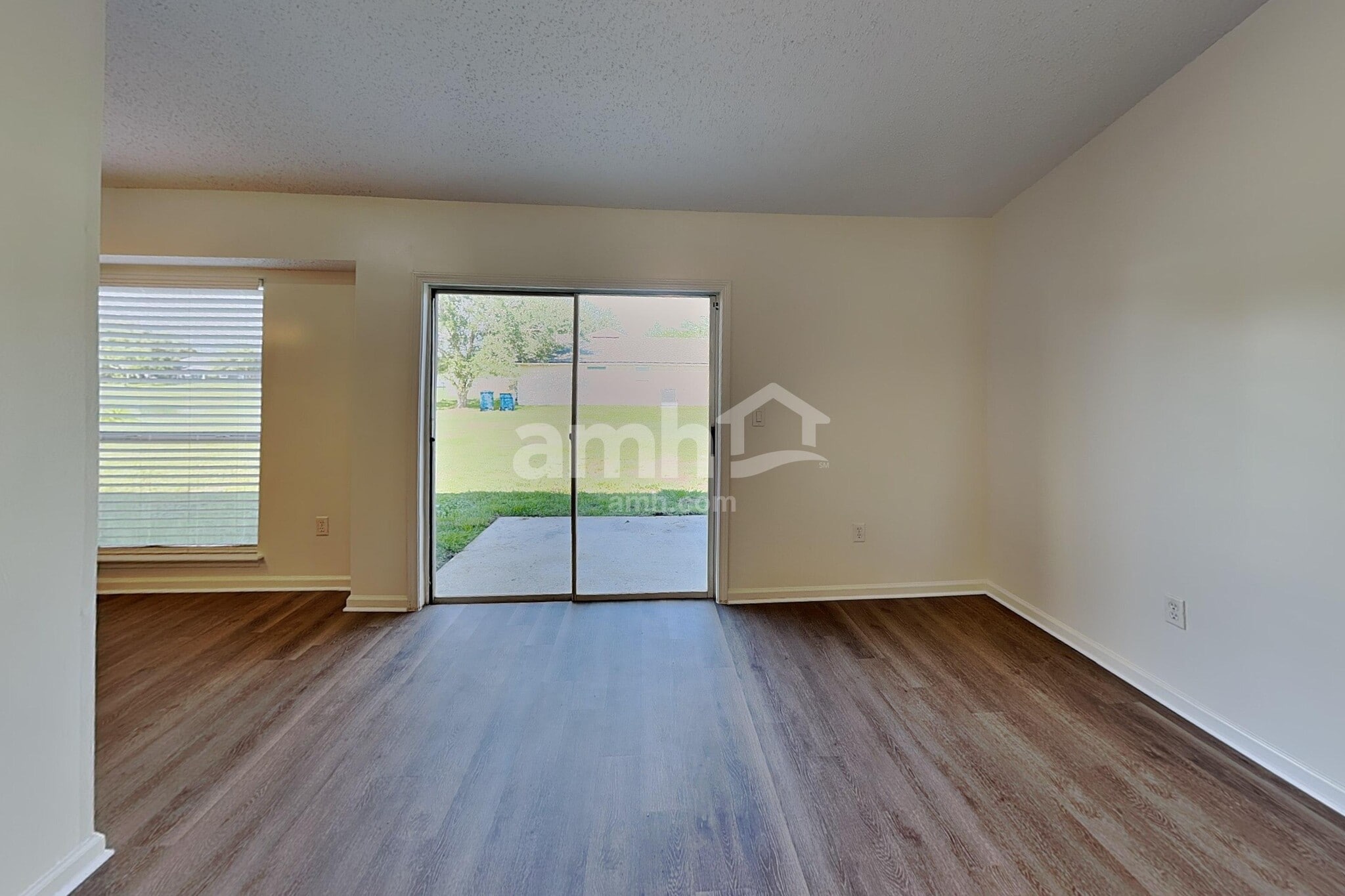 Building Photo - 11609 Deep Springs Dr N