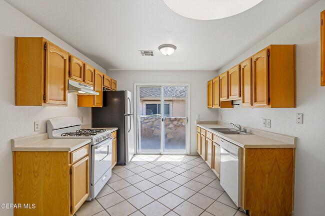 Building Photo - 12504 Jon Evans Dr