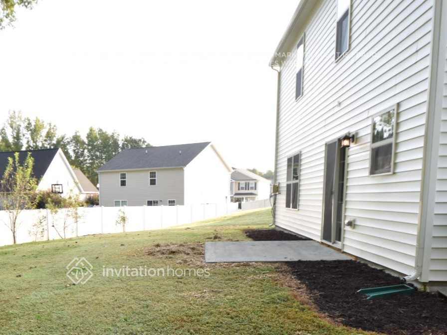 Building Photo - 6006 Alyssum Ct