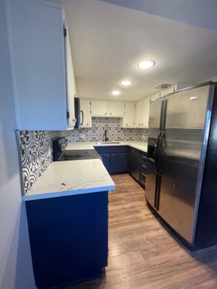 Primary Photo - 5115 N 22nd Ave