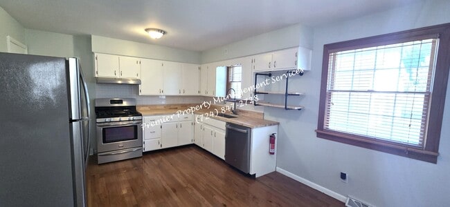 Building Photo - 323 Brewster Rd