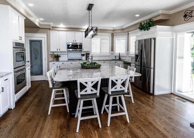 Building Photo - 3615 Oak Meadow Dr