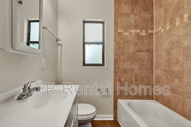 Building Photo - 10256 Briarcliff Rd E