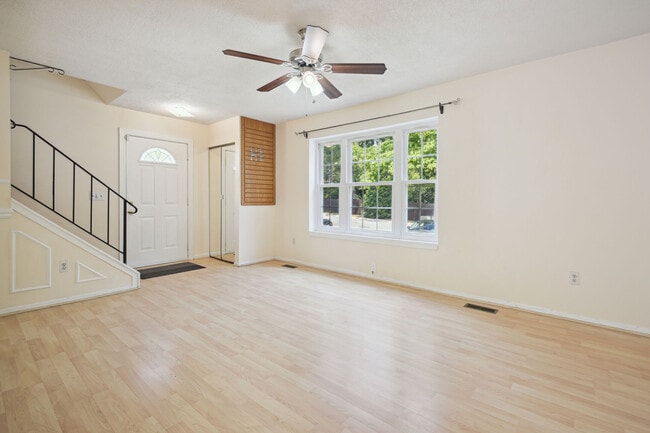 Building Photo - 8266 Amity Cir