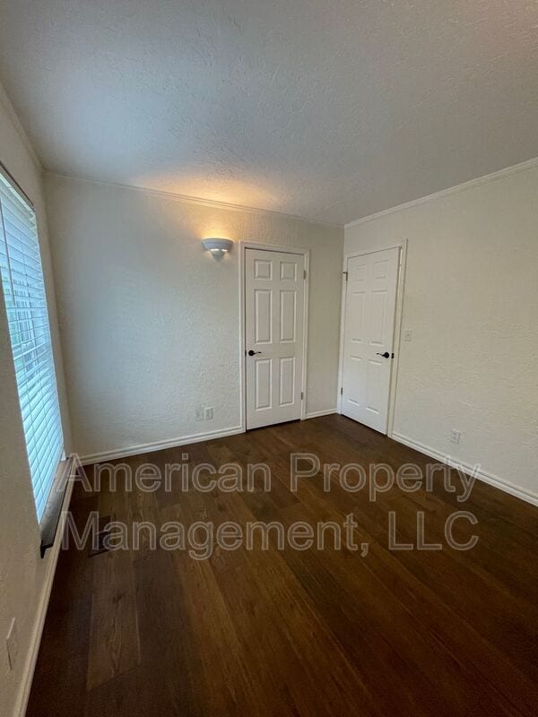 Building Photo - 3711 E 108th St