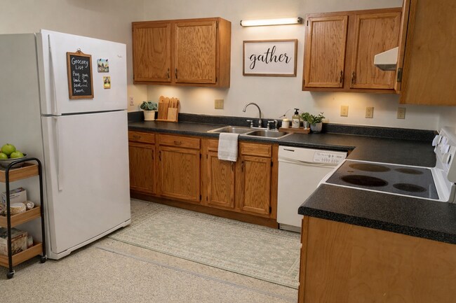 Building Photo - Spacious Four-Bedroom Home with Loft and Private Fenced Yard – Steps from Downtown Blacksburg