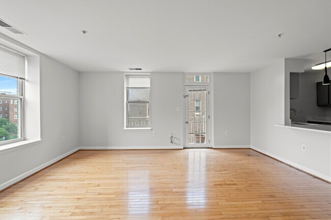 Building Photo - 1308 Clifton St NW