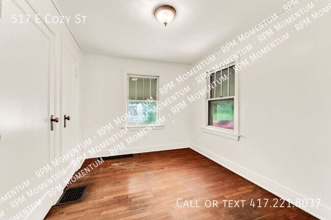 Building Photo - 517 E Cozy St
