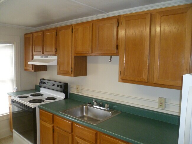 Building Photo - 174 S Branch St