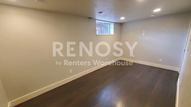 Building Photo - 2225 S Cherry St