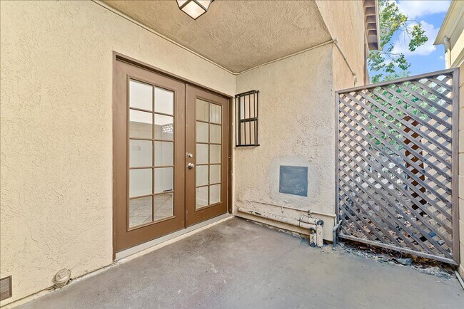 Building Photo - 392 Coronado Ave