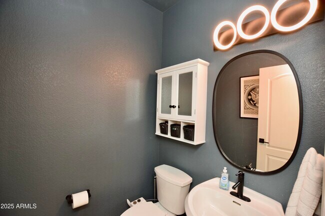 Building Photo - 44236 Adobe Cir