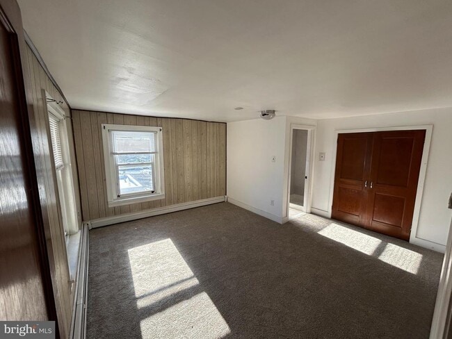 Building Photo - 303 W 6th Ave