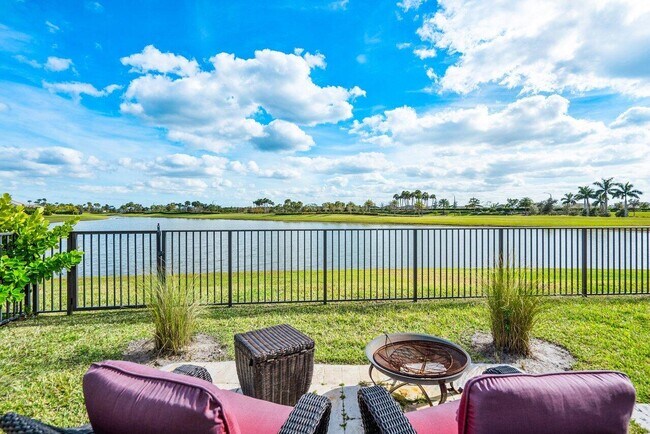 Building Photo - 15964 Whippoorwill Cir