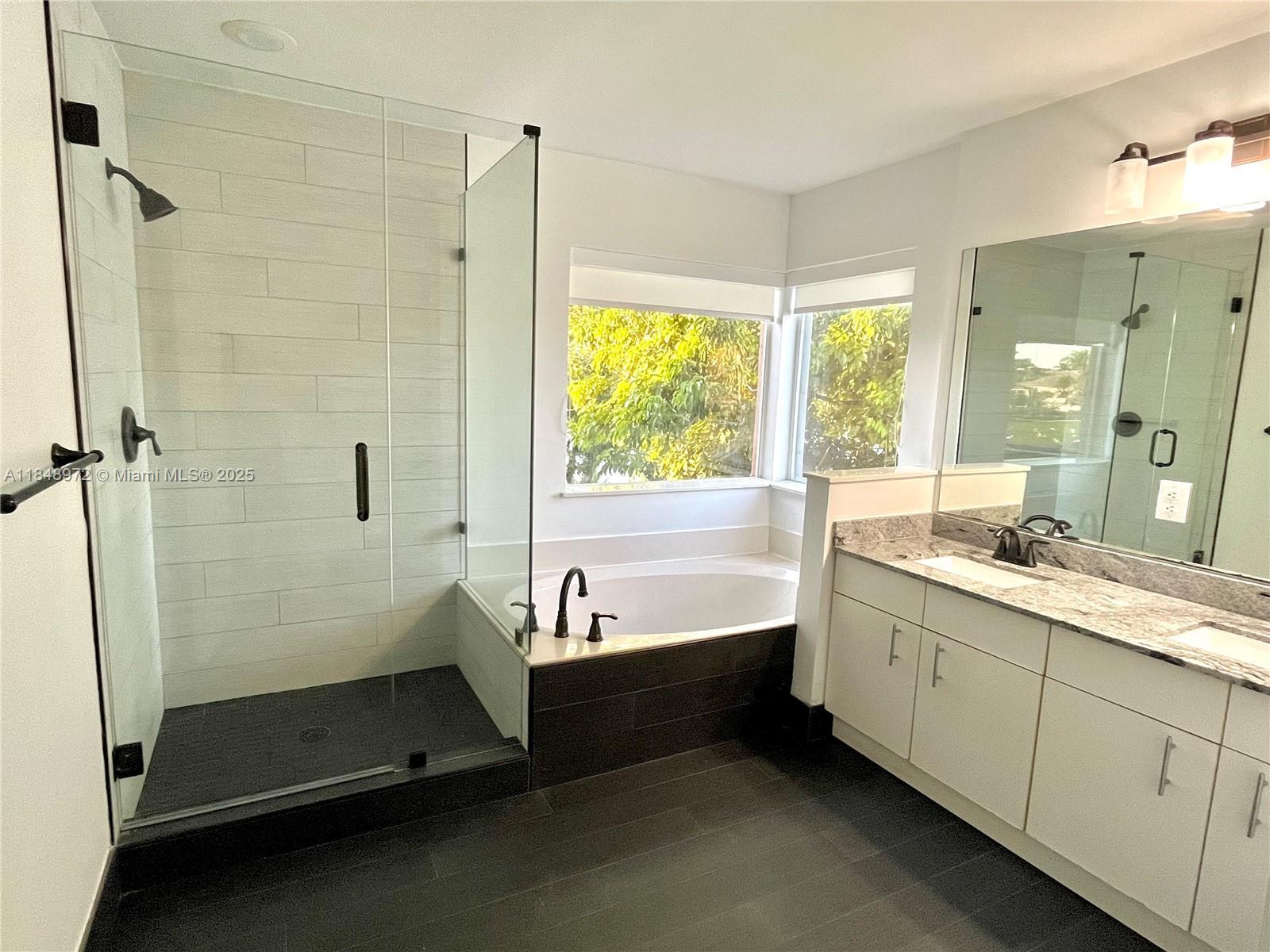 Building Photo - 1413 SW 158th Ave