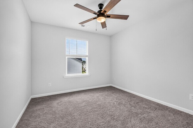 Building Photo - 5214 New Palm Ct