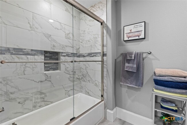 Building Photo - 1605 Alta Vista Loop