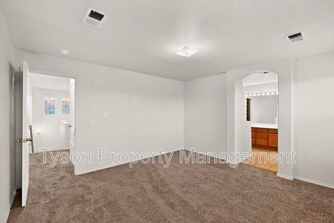 Building Photo - 6520 Los Pueblos Pl NW