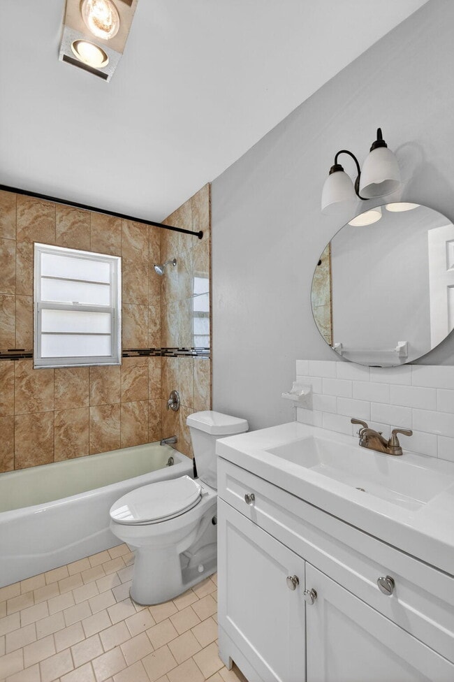 Building Photo - 310 S J St