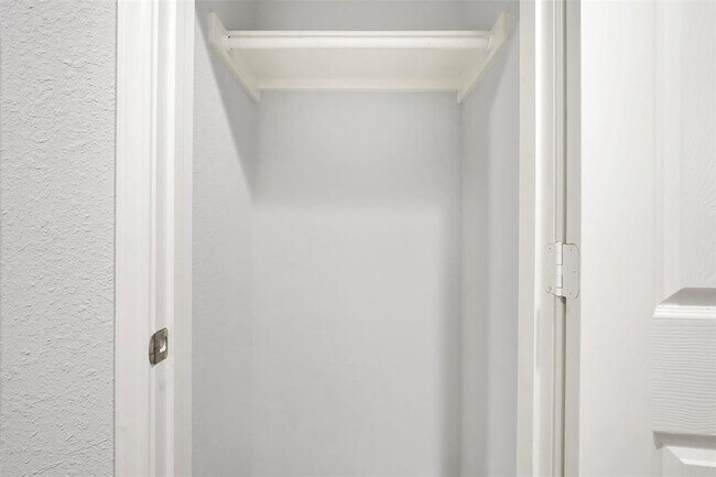 Building Photo - 4351 Stuebner Hl Dr