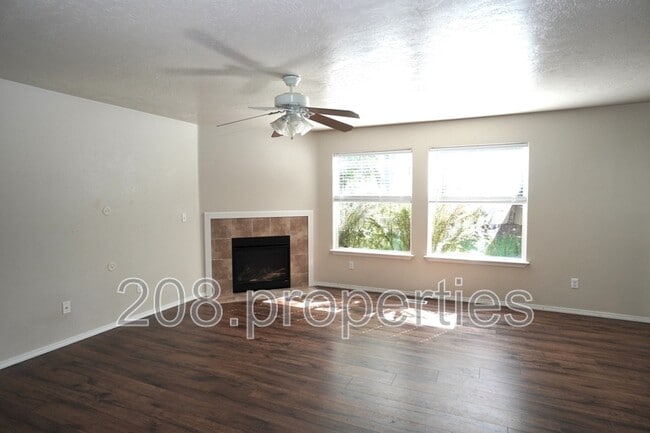 Building Photo - 2934 NW 11th Ave