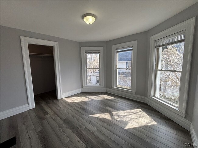Building Photo - 836 Leray St