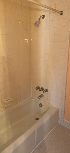 Building Photo - 3113 Pomeroy Dr