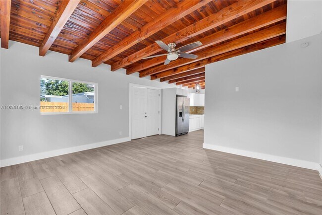 Building Photo - 2729 SW 18th St