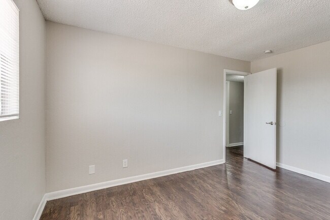 Building Photo - Best Value 2BR in Moore - Up to $1000 Move in Special!