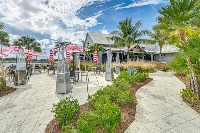 Building Photo - 6983 Saona CT