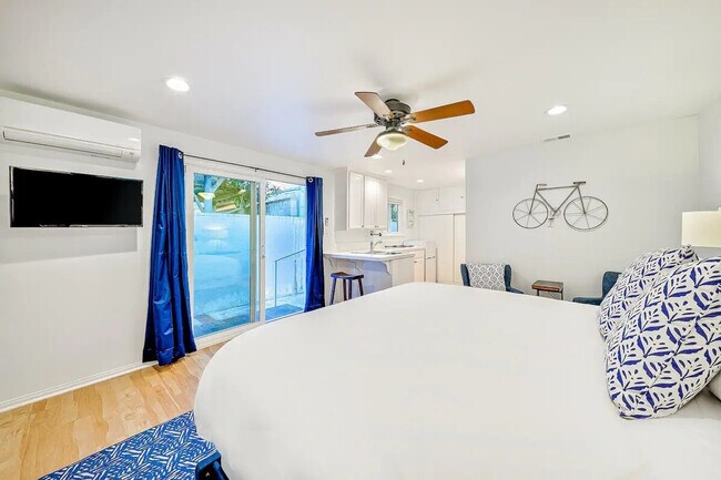 Building Photo - 1185 Tamarack Ave