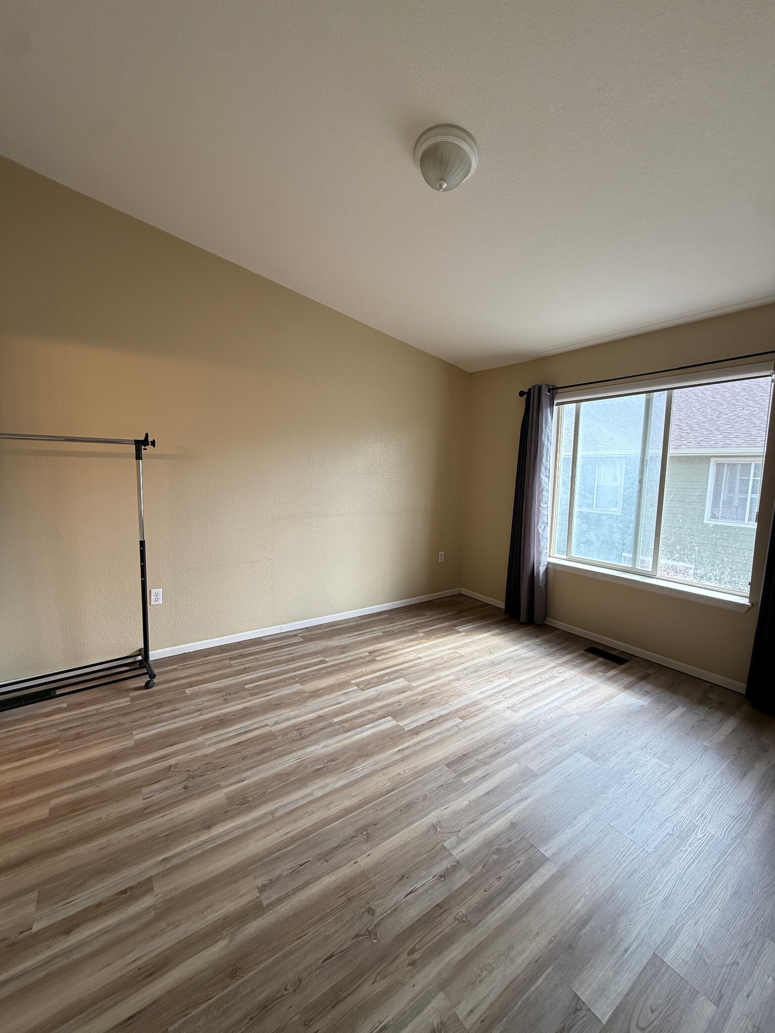 Building Photo - 2436 W 82nd Pl