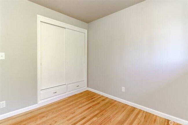 Building Photo - Spacious 3BR House in Federal Way