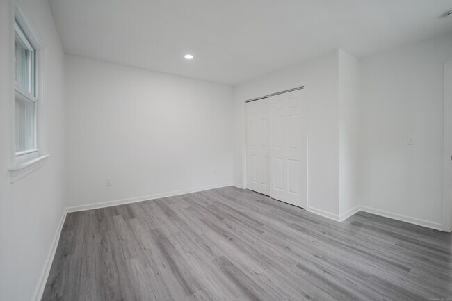 Building Photo - 59 Fairfax St
