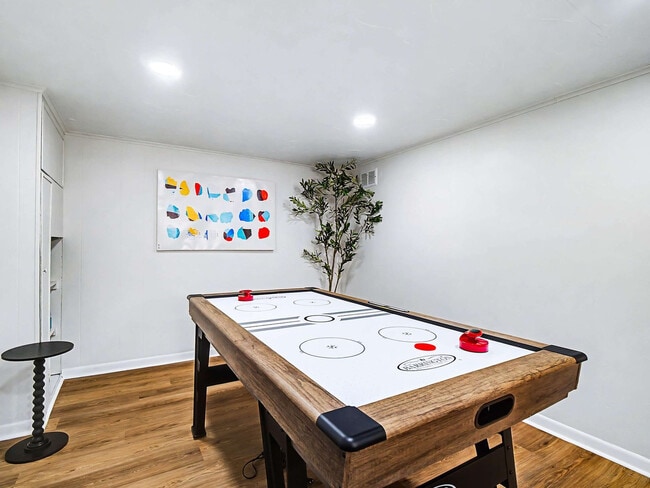 Building Photo - 5252 W 45th St