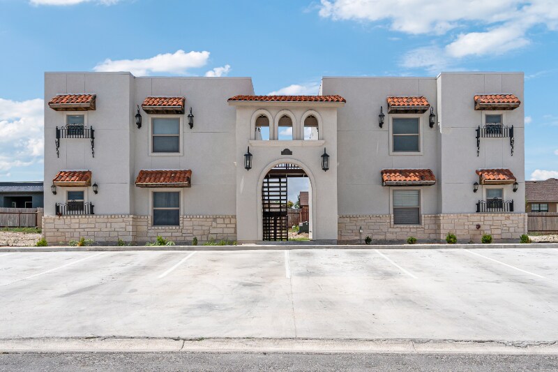 Primary Photo - 115 Colorado St