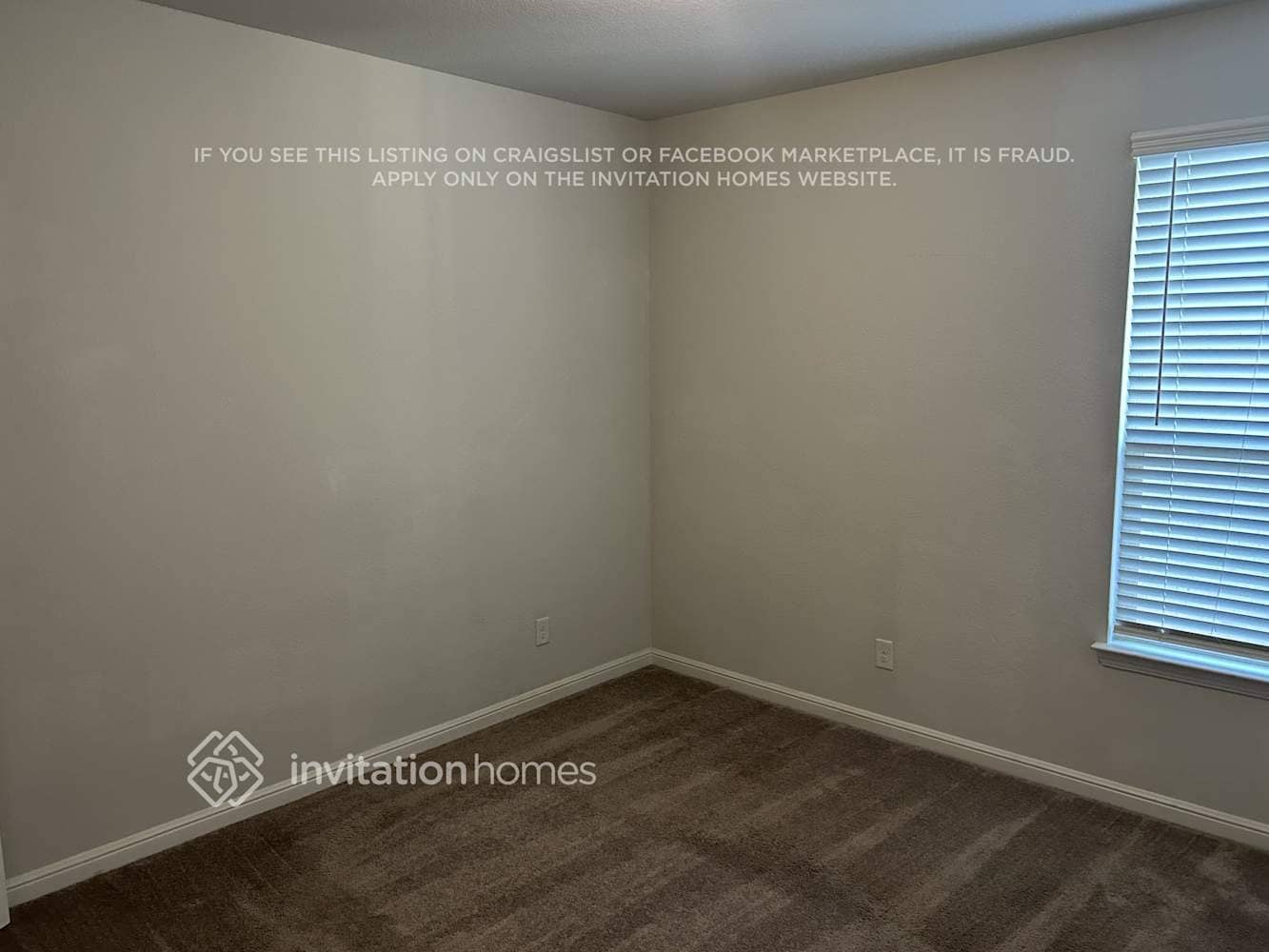 Building Photo - 2512 Candle Ln