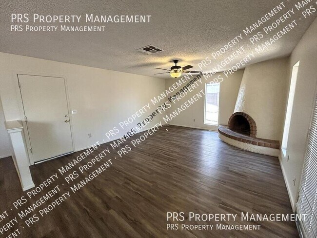 Building Photo - 3226 N Sycamore Pl