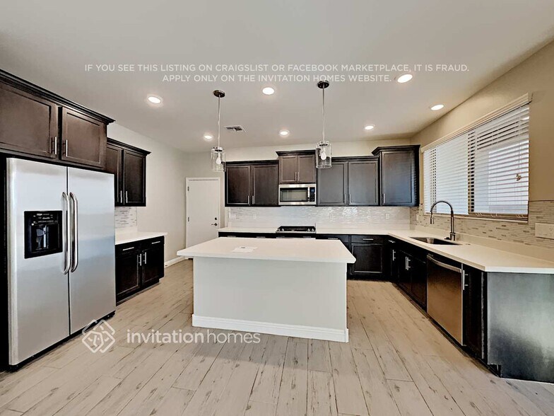 Building Photo - 5029 S Chassis