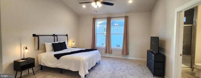 Building Photo - 219 Willis St