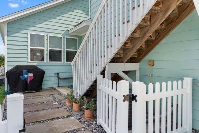 Building Photo - 1600 Arbor Knot Dr