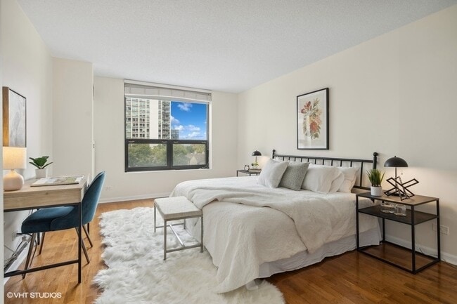 Building Photo - 1250 N Dearborn St