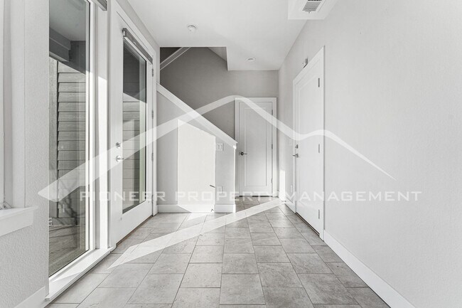 Building Photo - Modern home with 2-Car Attached Garage and Central AC!